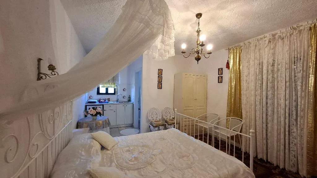 Room, Castellino Studios, Rhodes