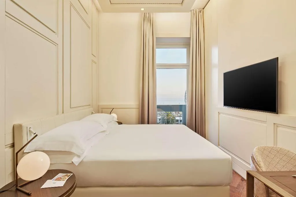 SUITE CONNECTING ROOM Room, de Bonart Naples-Curio Collection by Hilton, Naples
