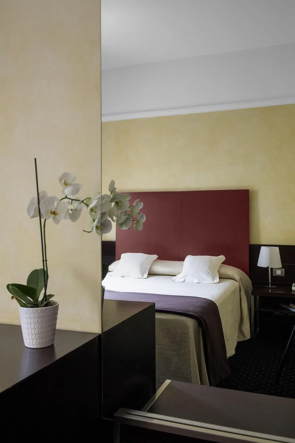 Room, Colombia, Milan
