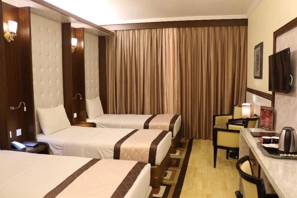 QUADRUPLE STANDARD Room, Al Khaleej Grand, Dubai