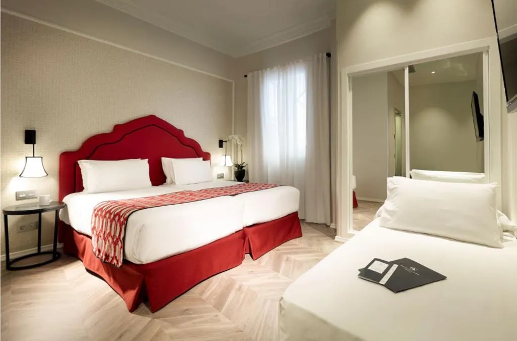 TRIPLE STANDARD Room, Eurostars Regina, Seville