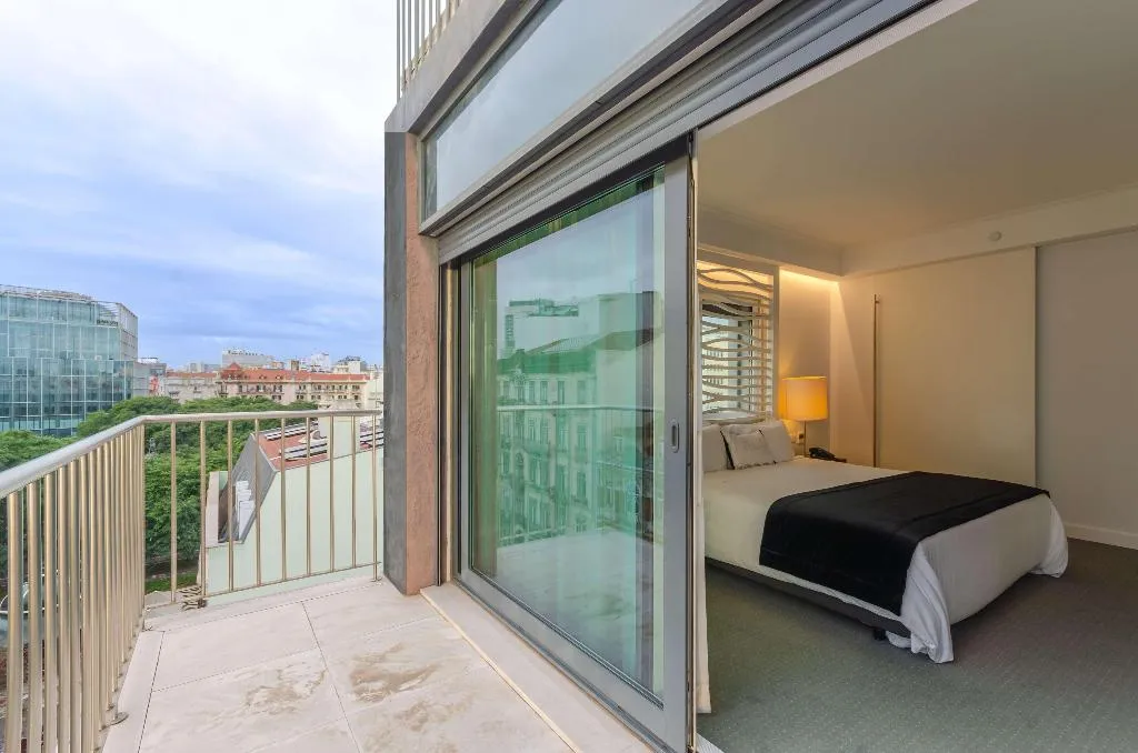 Room, Olissippo Saldanha, Lisbon