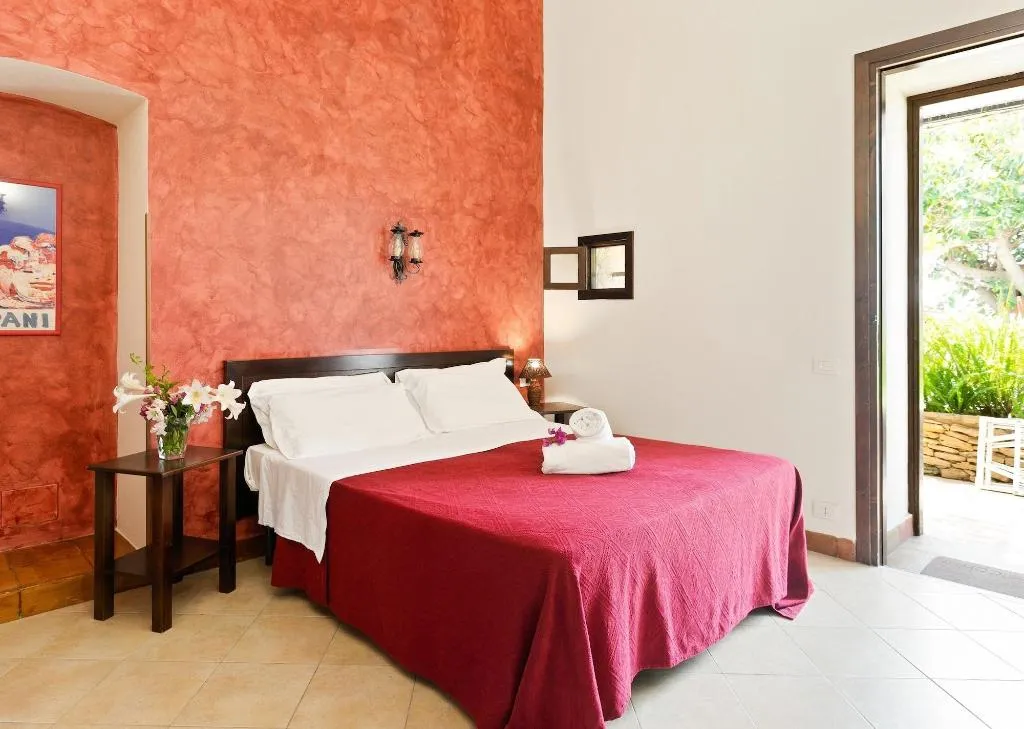Room, Case di Latomie, Palermo
