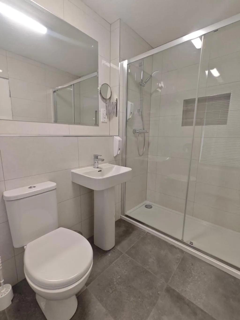DOUBLE STANDARD Room, Ashley Hotel, Cork