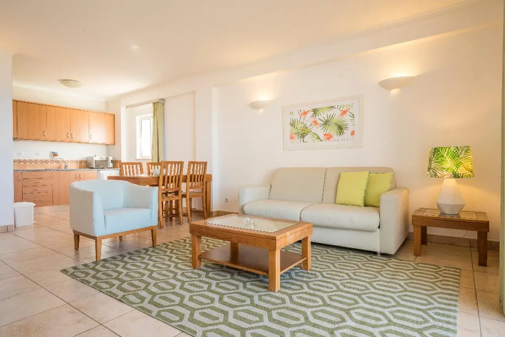 APARTMENT PREMIUM OCEAN FRONT Room, Clube Porto Mós, Algarve