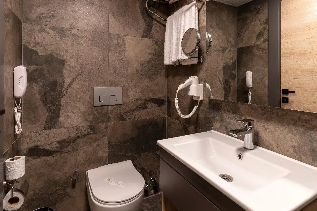 TRIPLE THREE BEDROOMS ONE BATHROOM Room, Irenic Hotel, Antalya