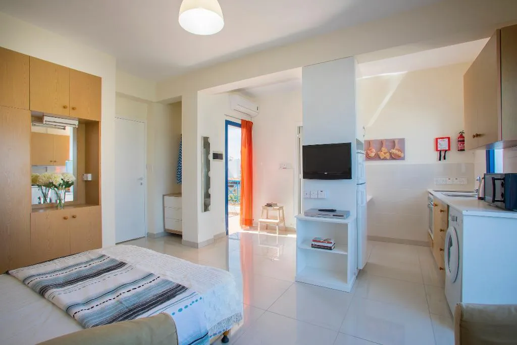 STUDIO STANDARD Room, Flouressia Gardens, Cyprus