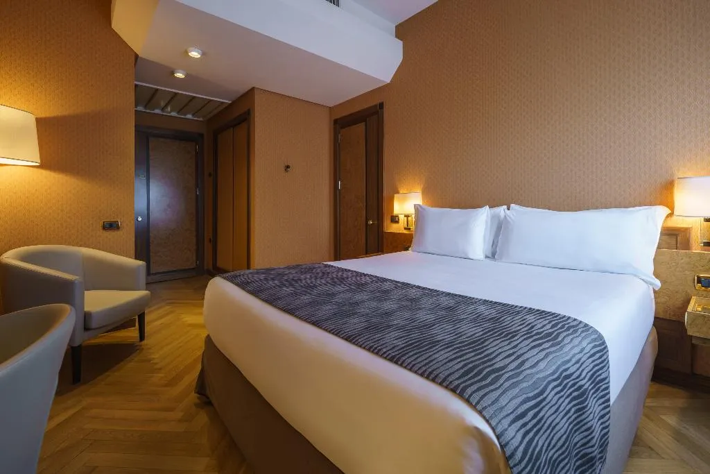 DOUBLE STANDARD Room, Exe Majestic, Naples
