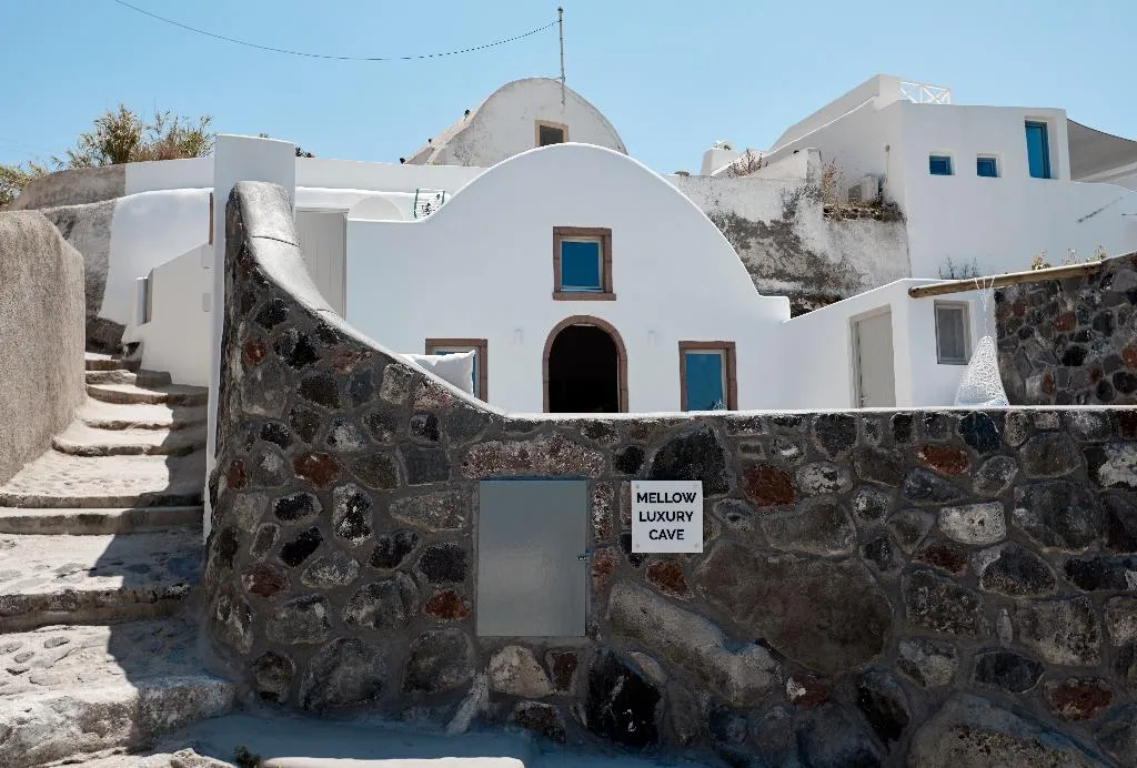 General view, Mellow Luxury Cave, Santorini