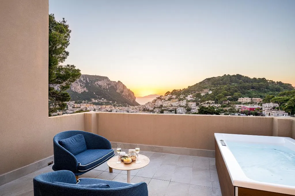 SUITE DELUXE WITH TERRACE Room, Villa Lia Hotel Capri, Naples