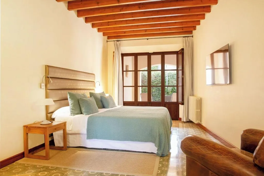 Room, D'Es Puig, Majorca
