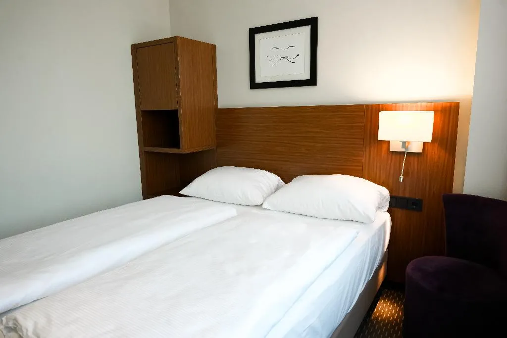 DOUBLE STANDARD Room, Sylter Hof Berlin, Berlin
