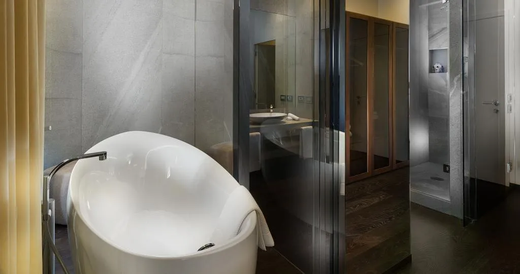 SUITE STANDARD Room, The Glamore Milano Duomo, Milan