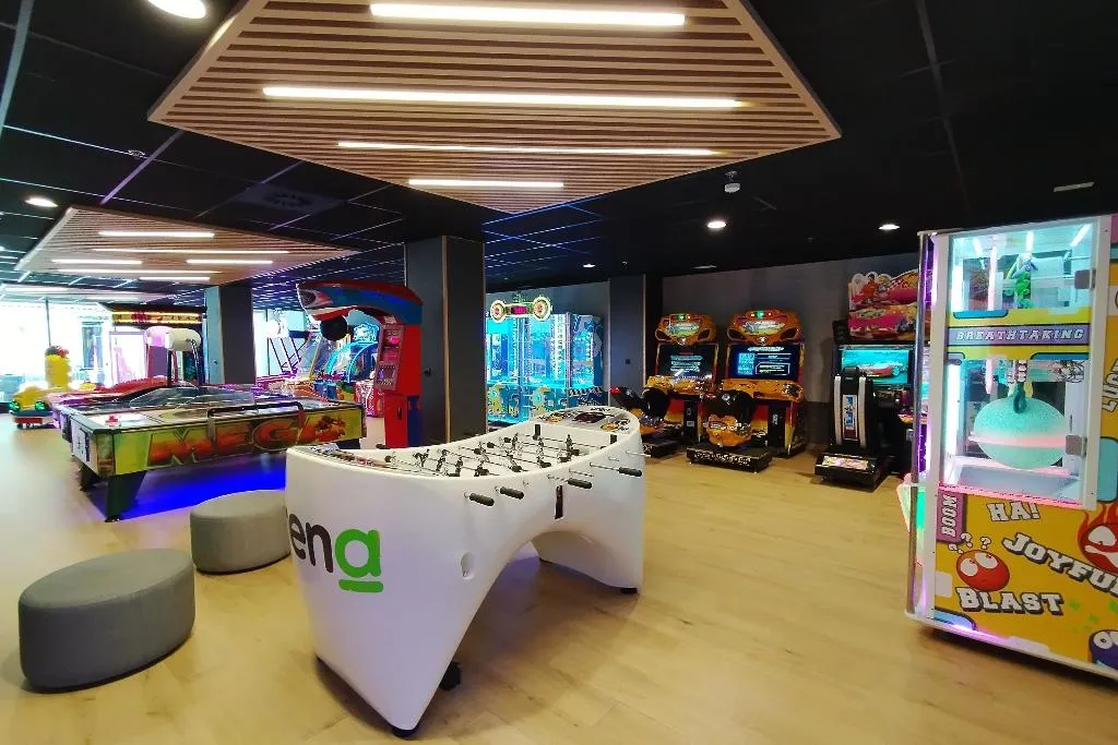 Sports and Entertainment, Best Tritón, Costa Del Sol