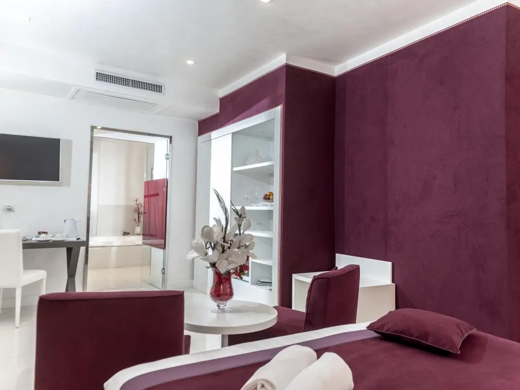 JUNIOR SUITE STANDARD Room, Hotel San Pietro, Naples