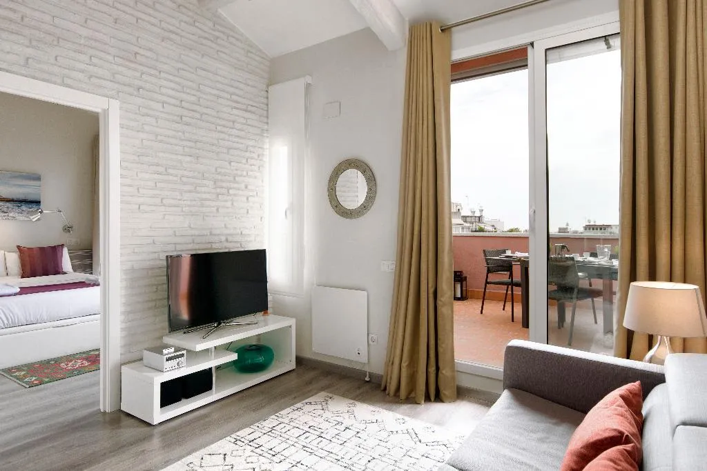 APARTMENT TWO BEDROOMS WITH TERRACE Room, Mercedes Heritage Apartments, Barcelona