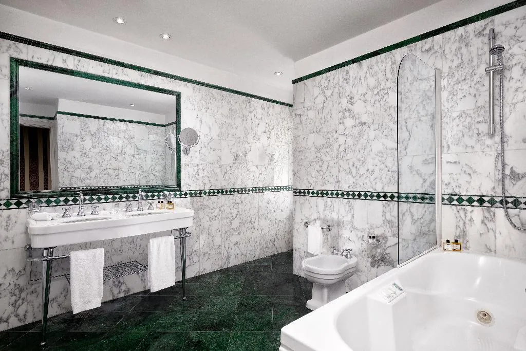JUNIOR SUITE CANAL VIEW Room, Sina Palazzo Sant'Angelo, Venice