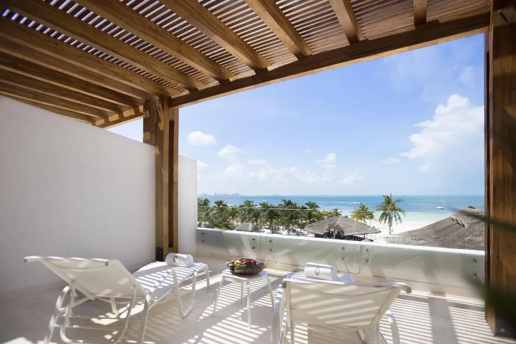 SUITE KING SIZE BED Room, InterContinental Presidente Cancun Resort, Cancun Area