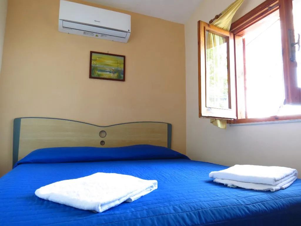 CHALET CAPACITY 3 Room, Baia Serena, Naples