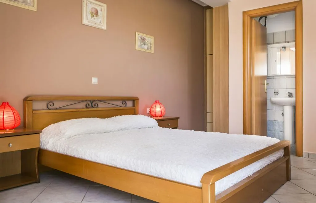 STUDIO CAPACITY 2 Room, Evi's Garden, Kefallinia