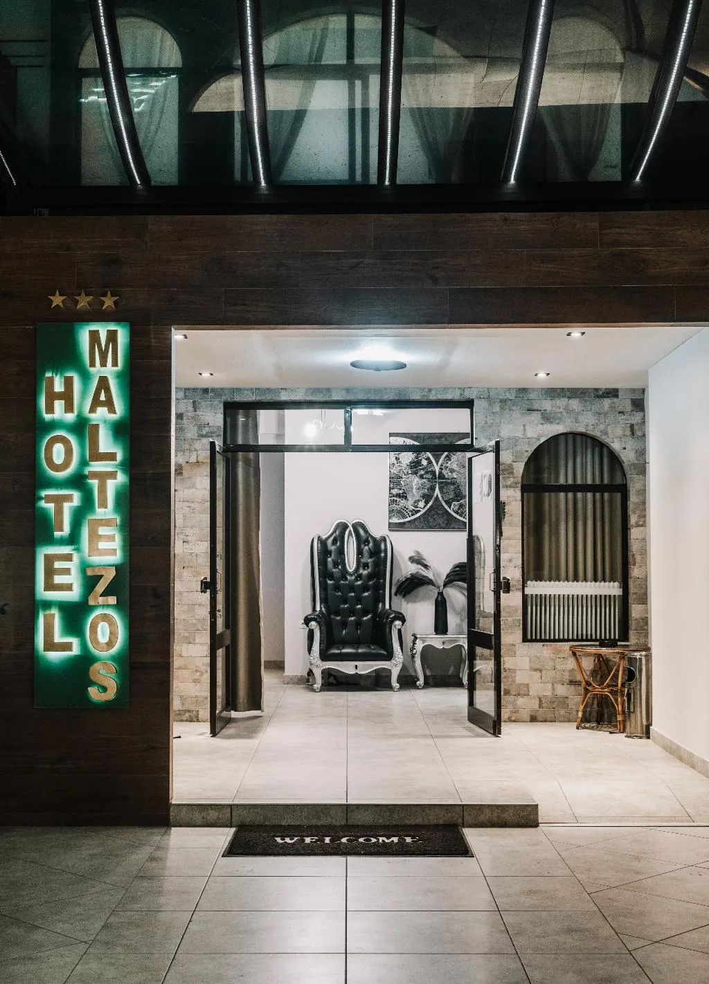 Lobby, Maltezos, Corfu