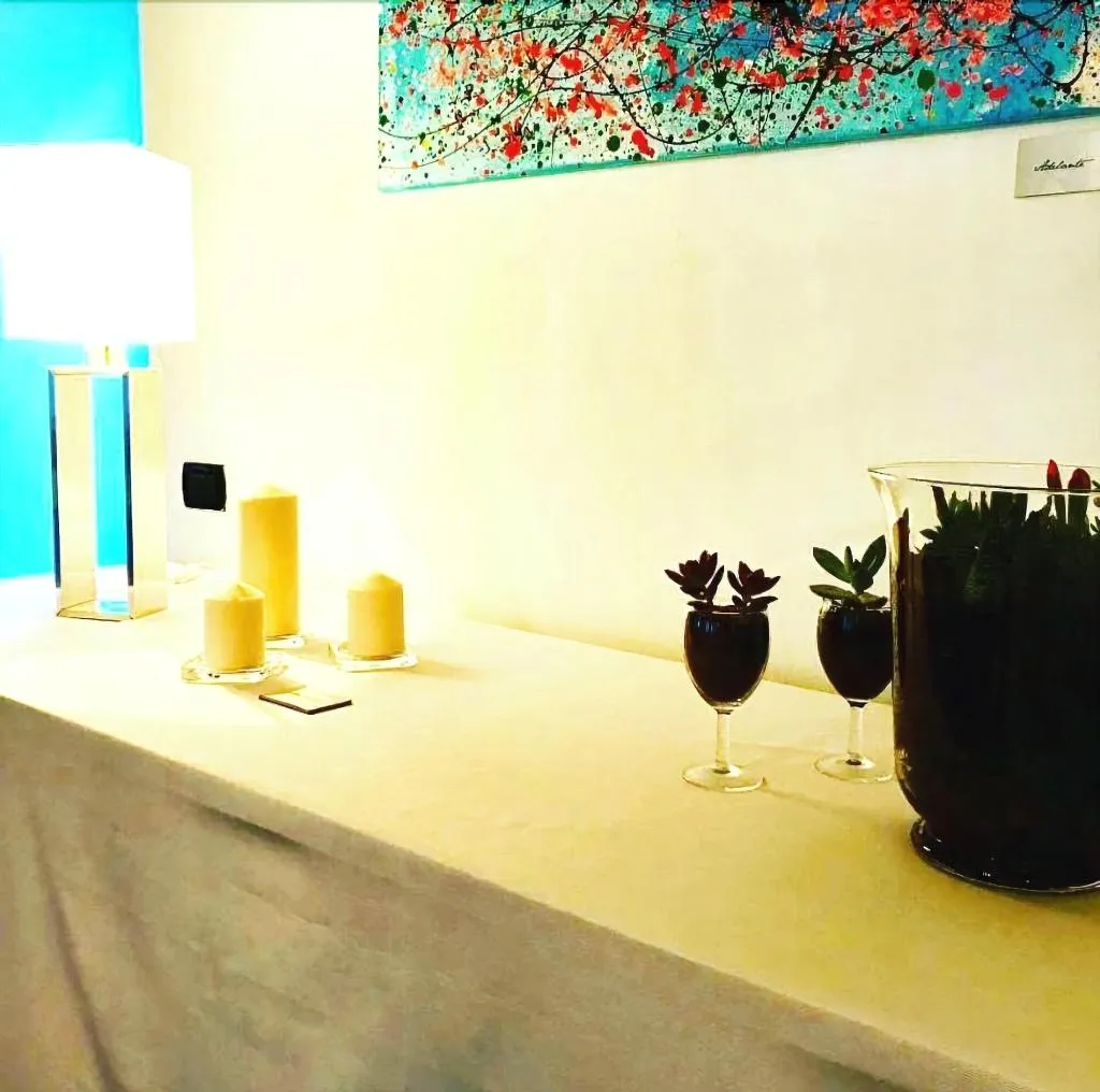 Lobby, Pineta, Naples