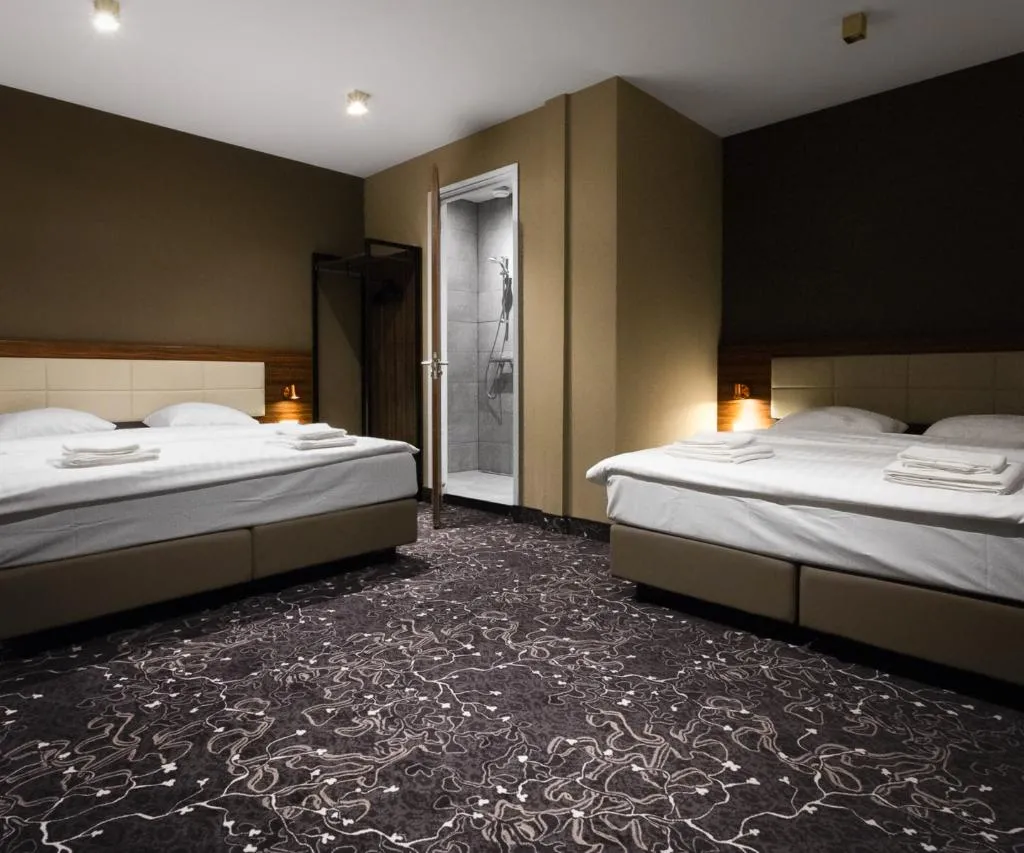 QUADRUPLE DELUXE Room, Amsterdam Lake Hotel, Amsterdam