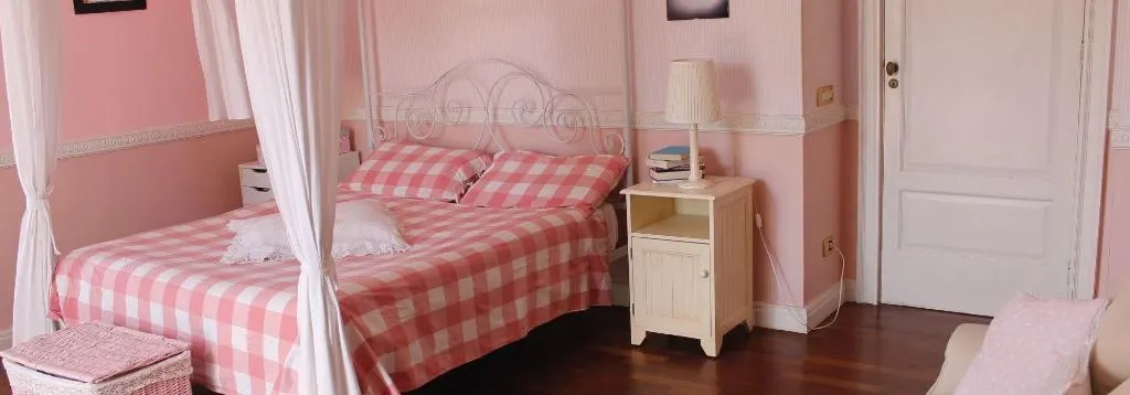 Room, B&B Le Sorelle, Naples