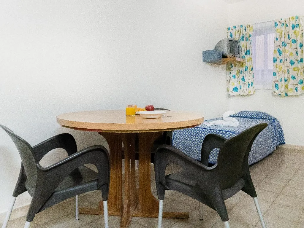 APARTMENT TWO BEDROOMS Room, Qawra Point Holiday Complex, Malta