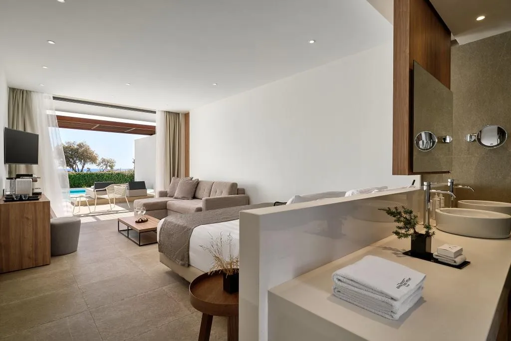 JUNIOR SUITE BEACH FRONT Room, Gennadi Grand Resort, Rhodes