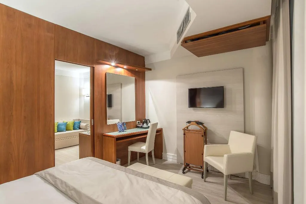 SUITE CAPACITY 3 Room, La Giocca Hotel, Rome