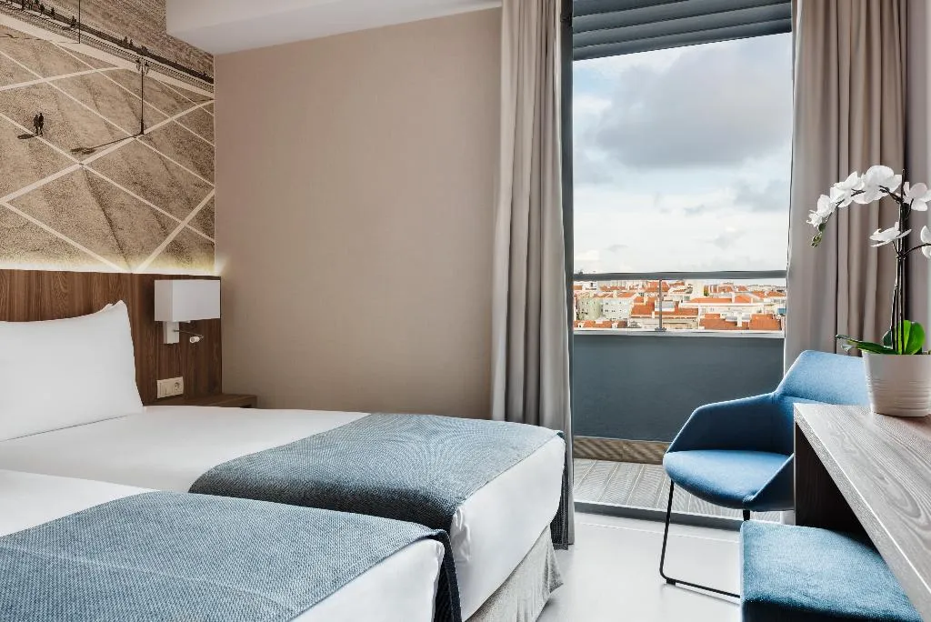 Double or Twin STANDARD Room, Dorma Saldanha, Lisbon