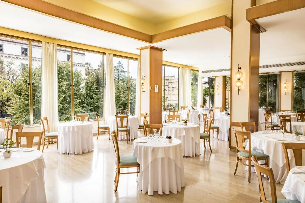 Restaurant, Grand Hotel Cesare Augusto, Naples