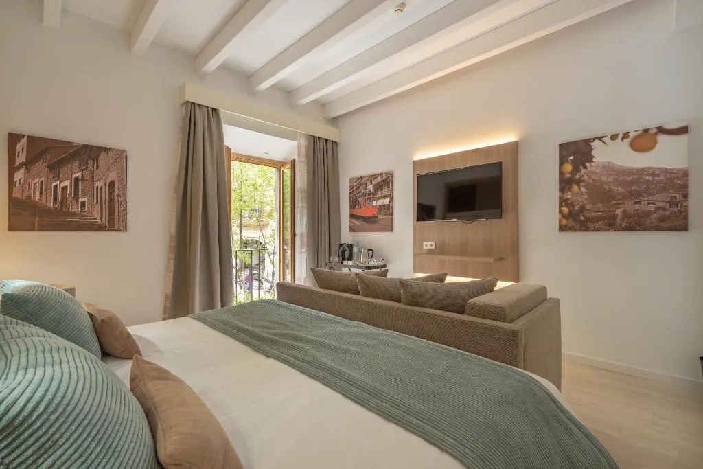 JUNIOR SUITE SUPERIOR CITY VIEW Room, Soller Plaza, Majorca