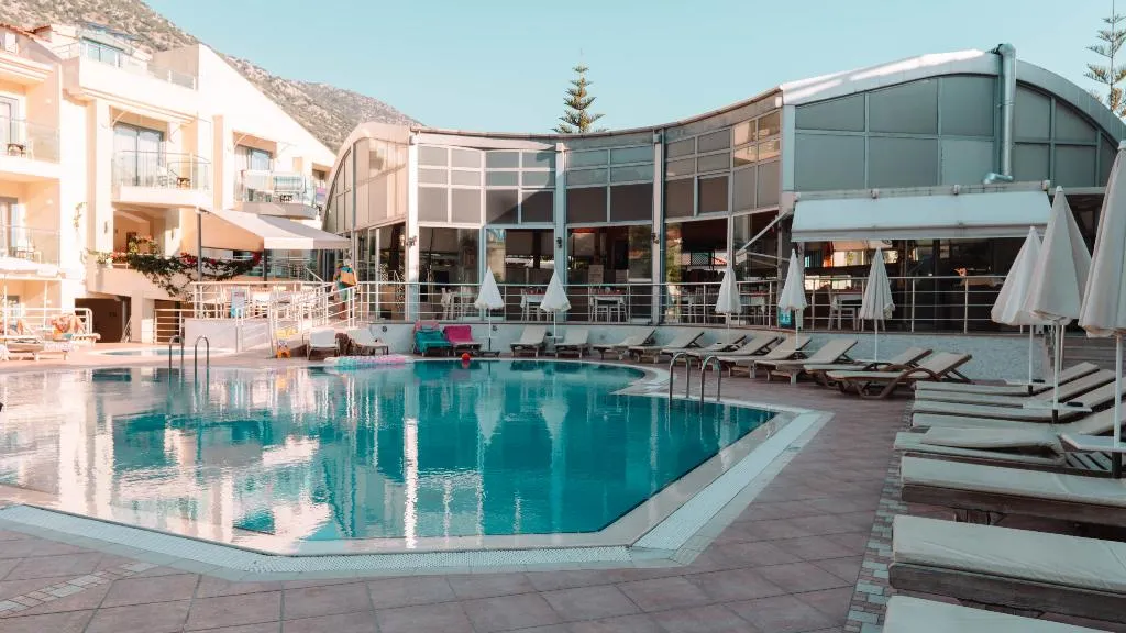 Pool, Belcehan Deluxe, Dalaman