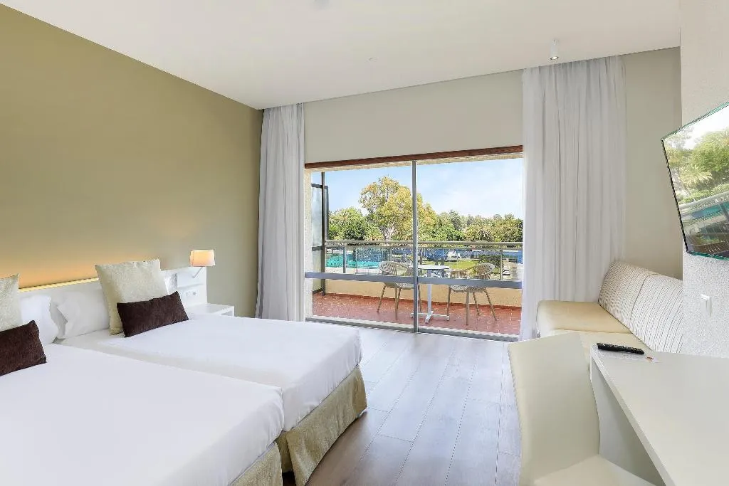 FAMILY ROOM STANDARD Room, Sol Marbella Estepona Atalaya Park, Costa Del Sol
