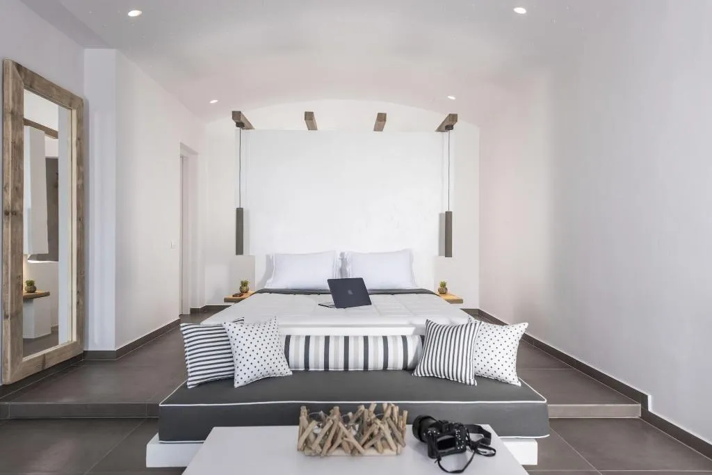 Room, Caldera Memories, Santorini