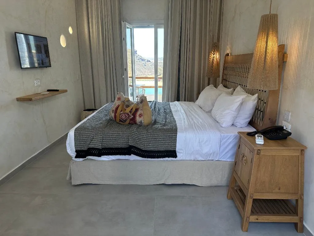 STUDIO WITH JACUZZI Room, Panormos Village Seaside Resort, Mykonos