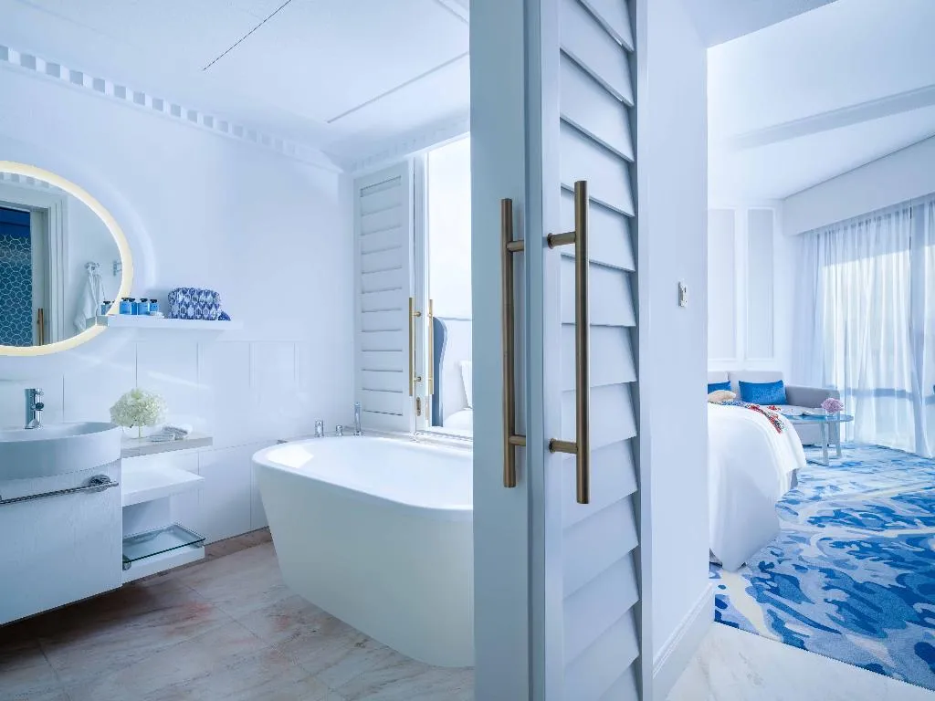 DOUBLE SUPERIOR Room, Sofitel Dubai Jumeirah Beach, Dubai