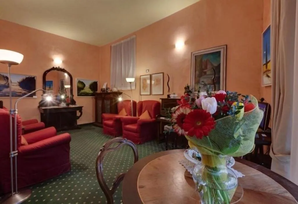 Lobby, Arizona, Florence