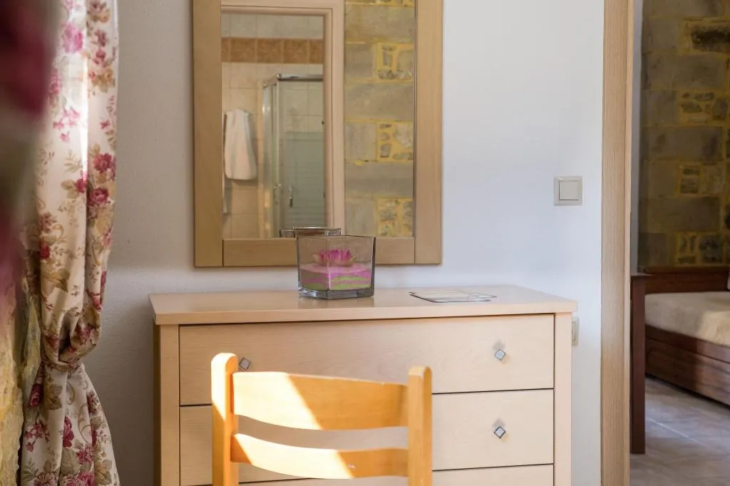 Room, Agarathos, Crete