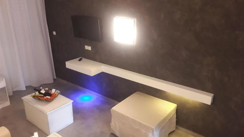 Room, Niriides Hotel, Crete