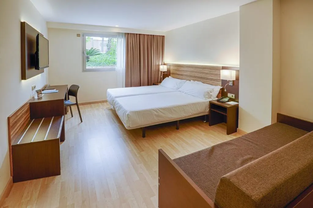 QUADRUPLE STANDARD Room, Port Elche, Costa Blanca