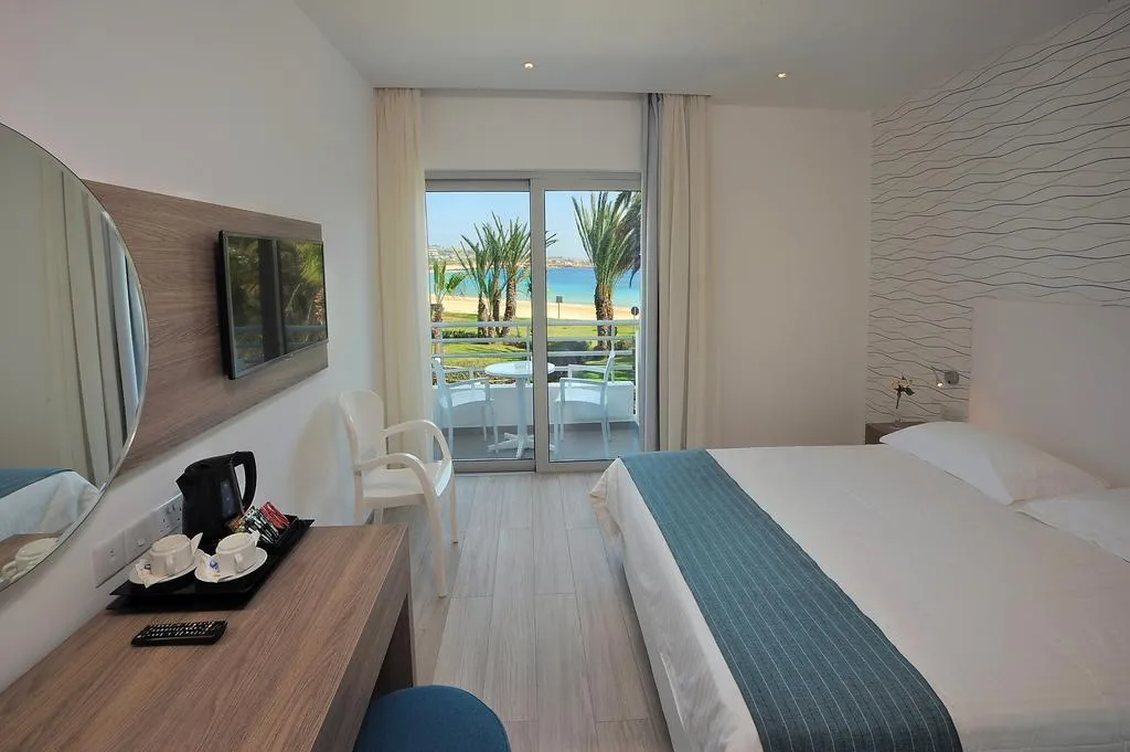 SINGLE SUPERIOR Room, Okeanos Beach Boutique Hotel, Cyprus