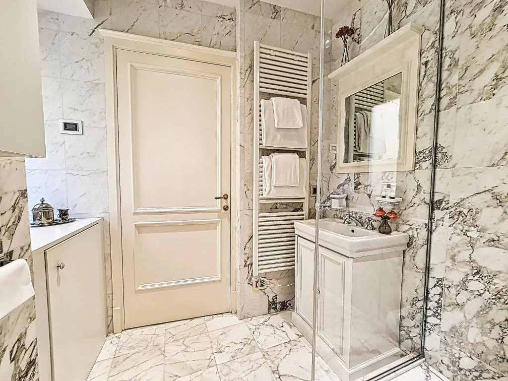 APARTMENT SUPERIOR QUEEN BED Room, L'Orologio, Florence