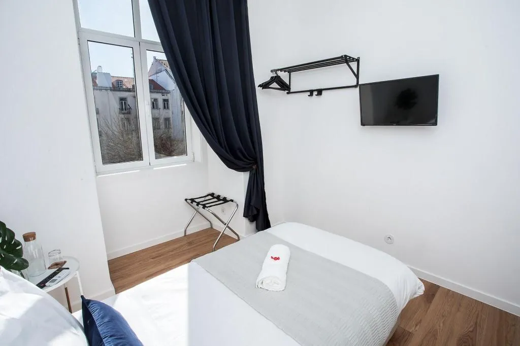 Room, Lisbon Check-In Guesthouse, Lisbon
