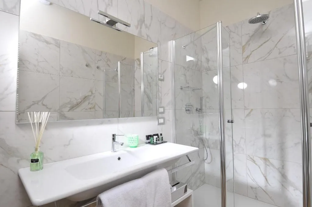 Room, Canto Degli Aranci, Florence