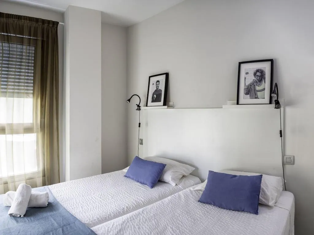 Room, Tusity Yeah, Gran Canaria