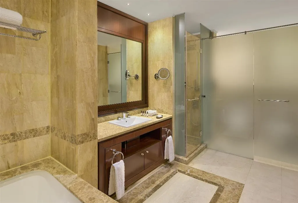 Room CLUB Room, Kempinski Palace Cairo, Cairo