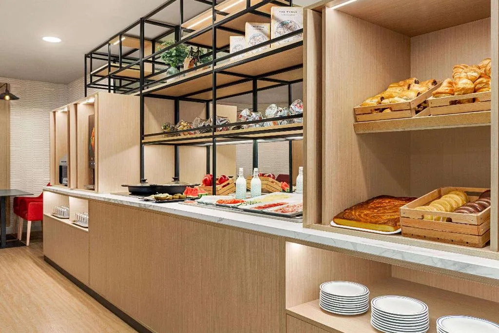 Restaurant, Ramada by Wyndham Madrid Tres Cantos, Madrid